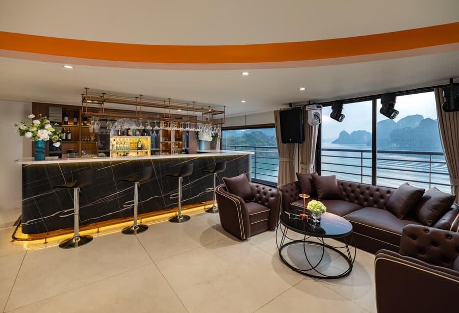 Diana — Lounge
